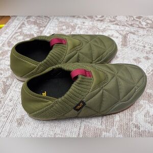 Teva Women’s' Green Quilted Slippers